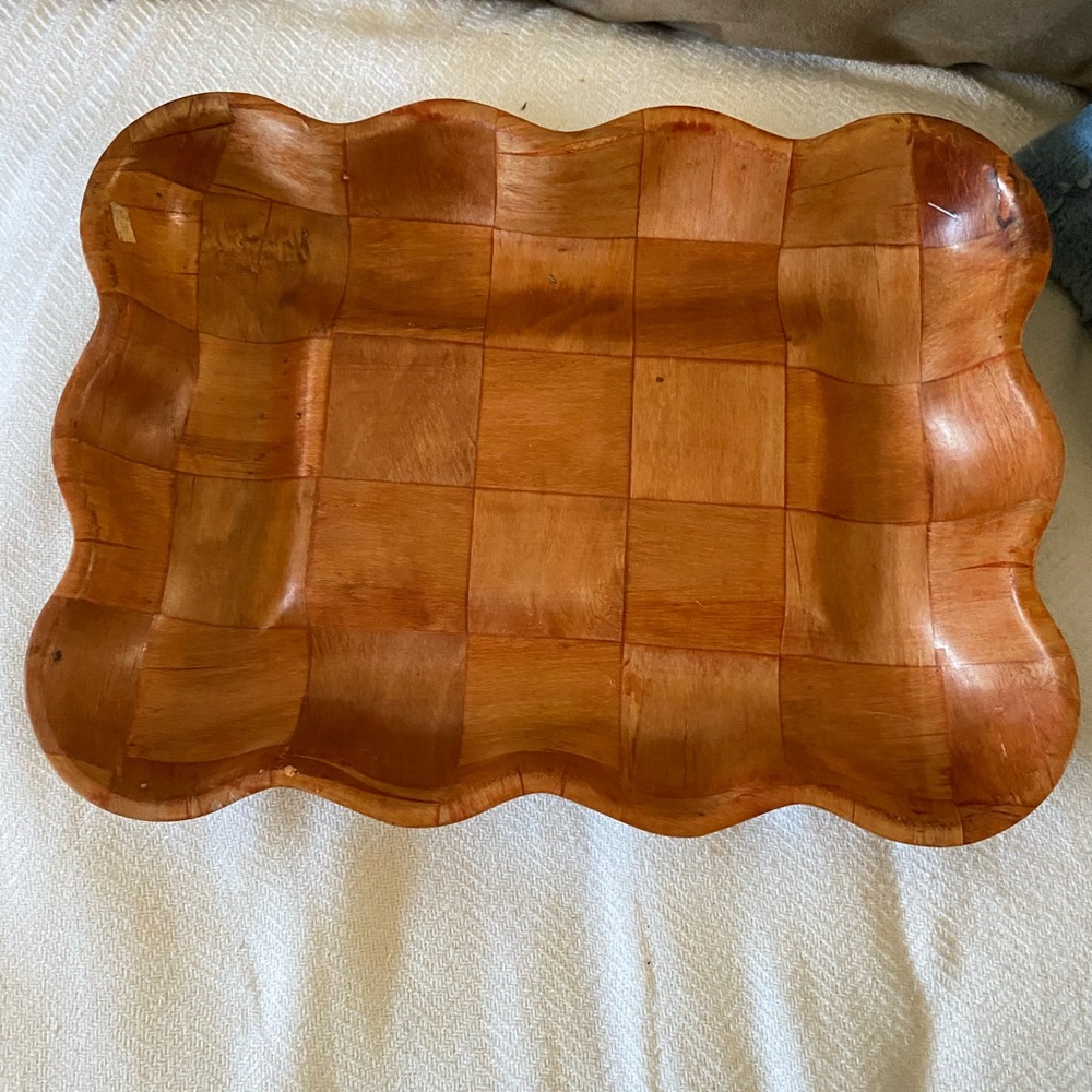 Nice little like wooden tray … I think it’s plastic